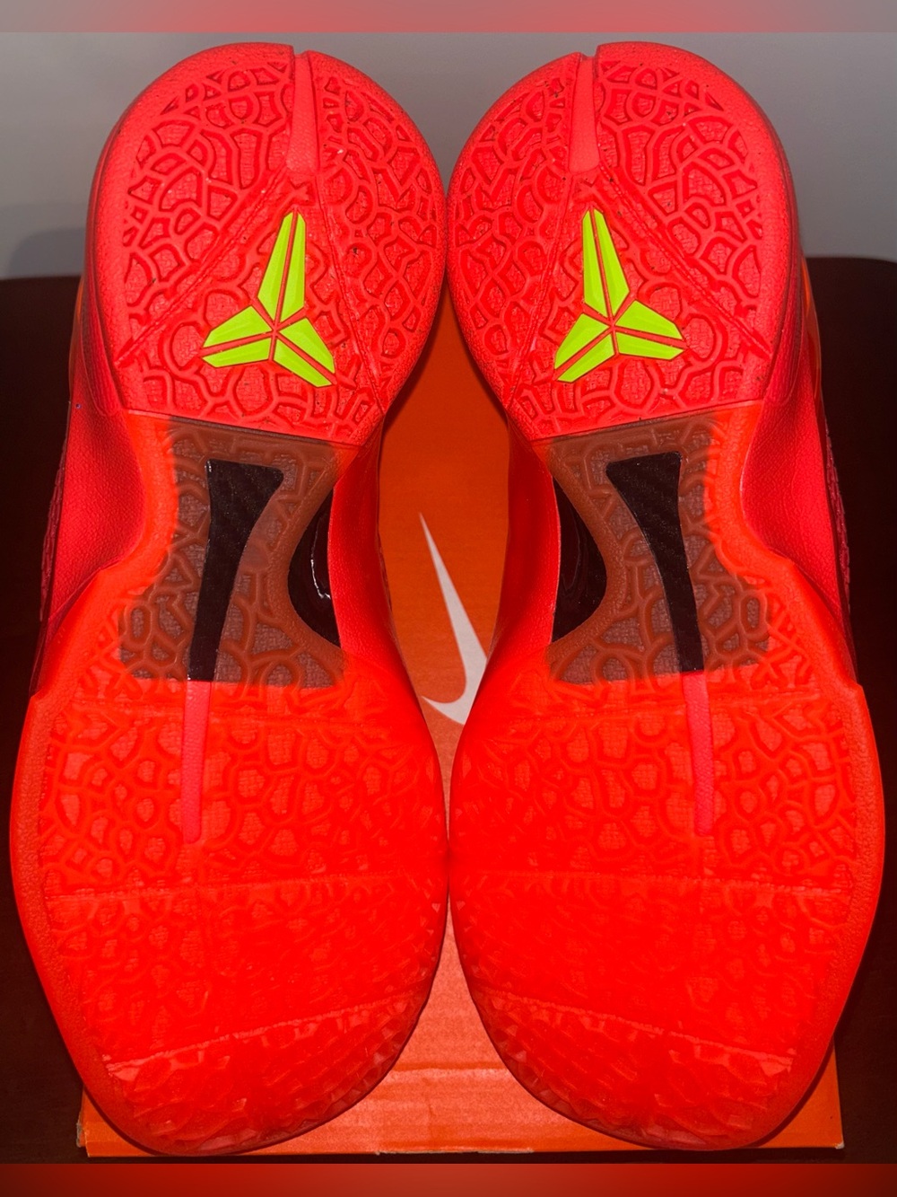 Nike Kobe 6 Protro Reverse Grinch Brand New With Box Grade School Size 7Y - Picture 4 of 5